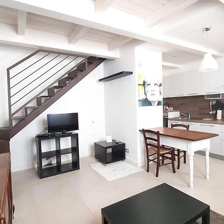 Urban Cottage - Casa Vacanze Бари Экстерьер фото